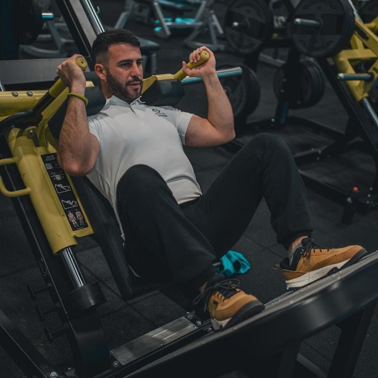 Elevate Core Strength: Your Fitness Club Odyssey
